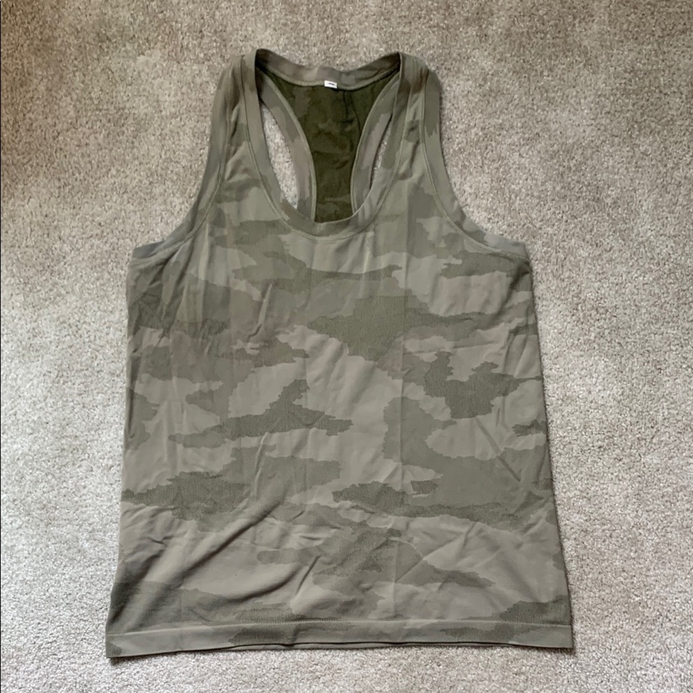 Athleta Womens Size Large Camouflage Tank Top